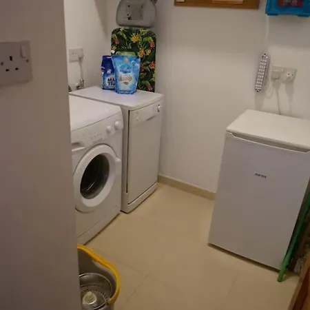 Spacious 2 Bedroom In Border St Julians سليمة