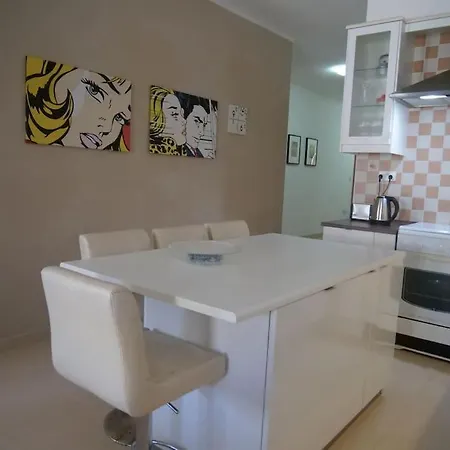 Spacious 2 Bedroom In Border St Julians *
