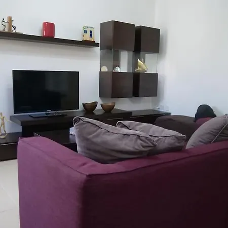 Spacious 2 Bedroom In Border St Julians شقة سليمة