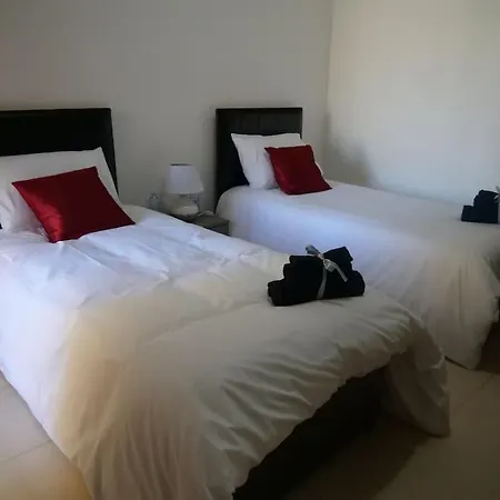 شقة Spacious 2 Bedroom In Border St Julians سليمة