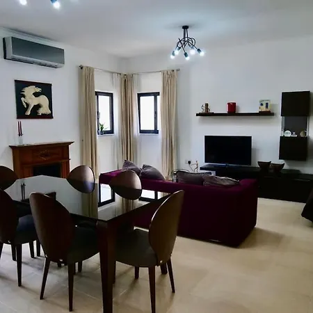 شقة Spacious 2 Bedroom In Border St Julians *