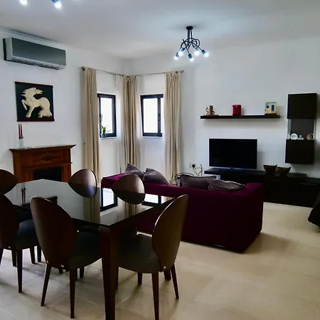شقة Spacious 2 Bedroom In Border St Julians *