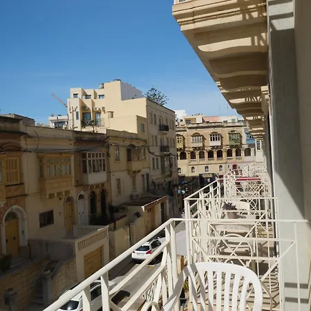 Spacious 2 Bedroom In Border St Julians * Sliema