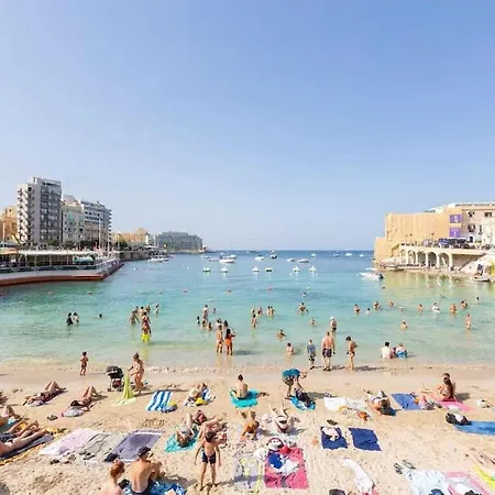 Spacious 2 Bedroom In Border St Julians * Sliema